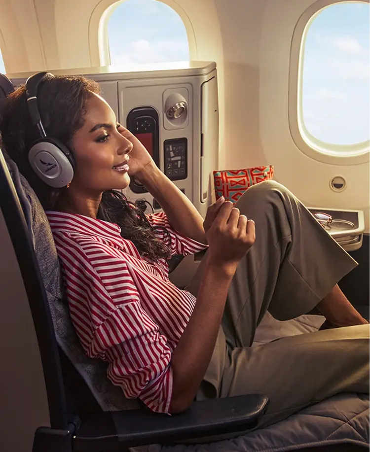 hombre escuchando música