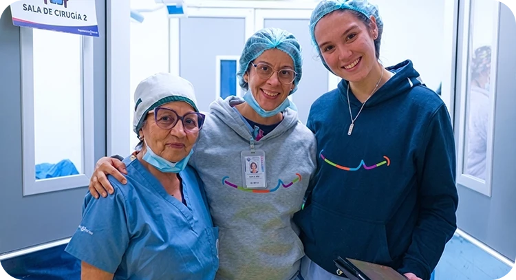 des infirmières à l&#39;hôpital, souriantes